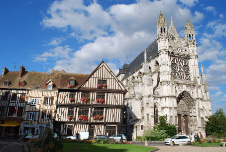 Centre historique de Vernon, glise Notre-Dame et maisons anciennes