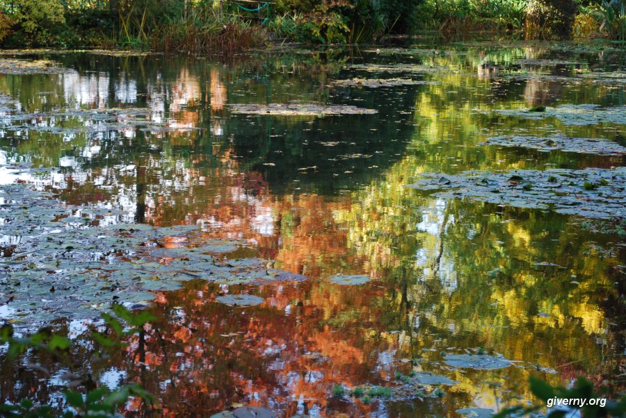 Claude Monet Wassergarten in Giverny, Herbstspiegelungen