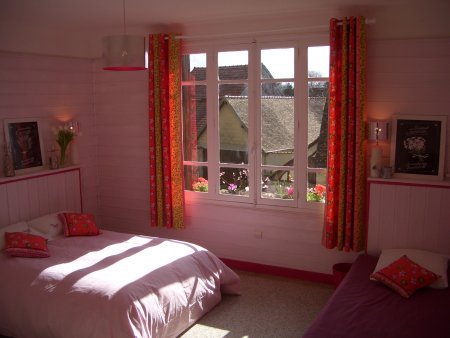 chambre rose pres de giverny