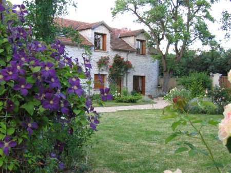 The Valleys, Farm bed breakfast between Versailles and Giverny